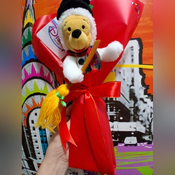 🔥NWT BOUQUET Disney WINNIE DE POOH Christmas Plush & FREE GIFT - Picture 3 of 12